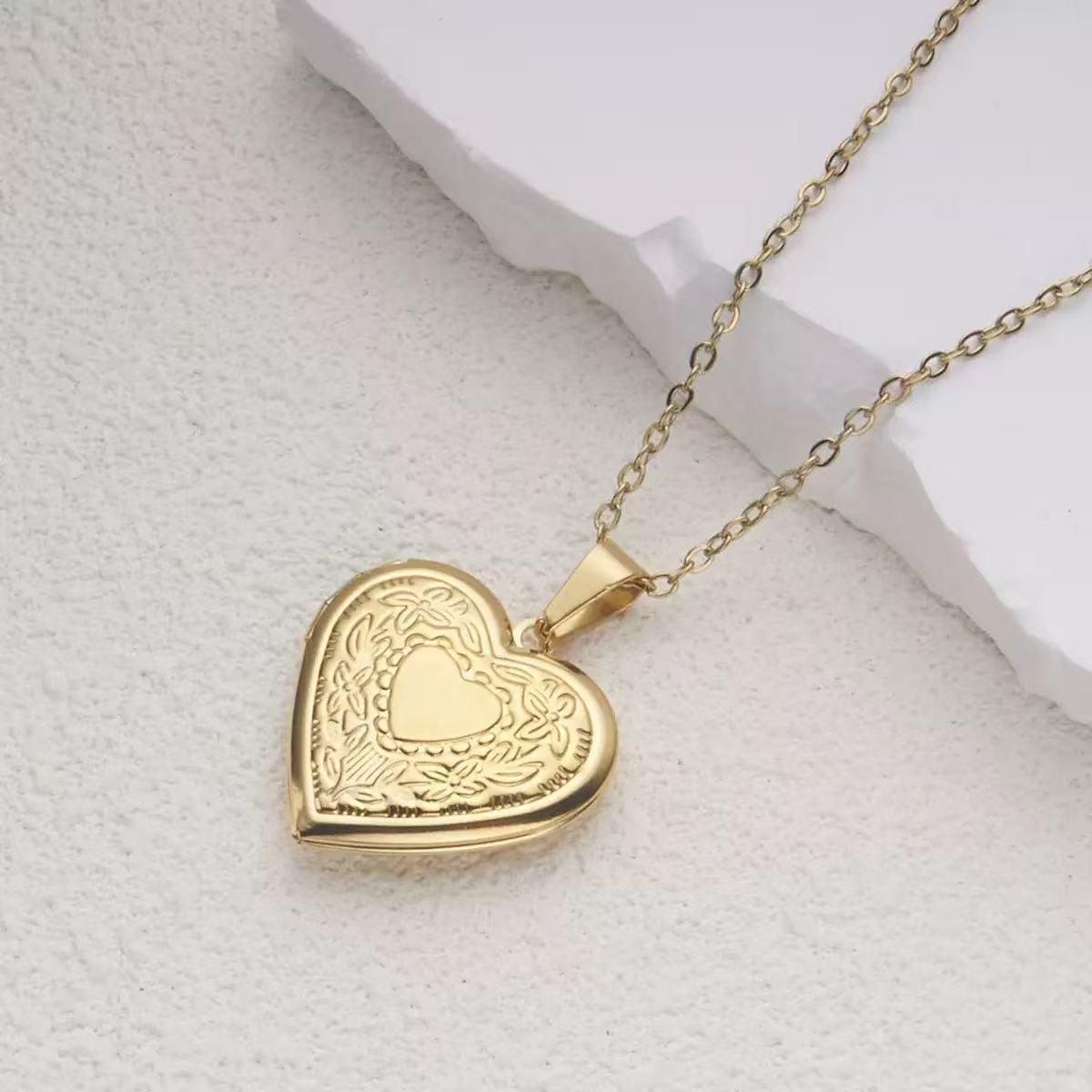 Heart Locket Necklace Photo - Romantische Herz-Medaillon-Anhänger für Damen, Gold- und