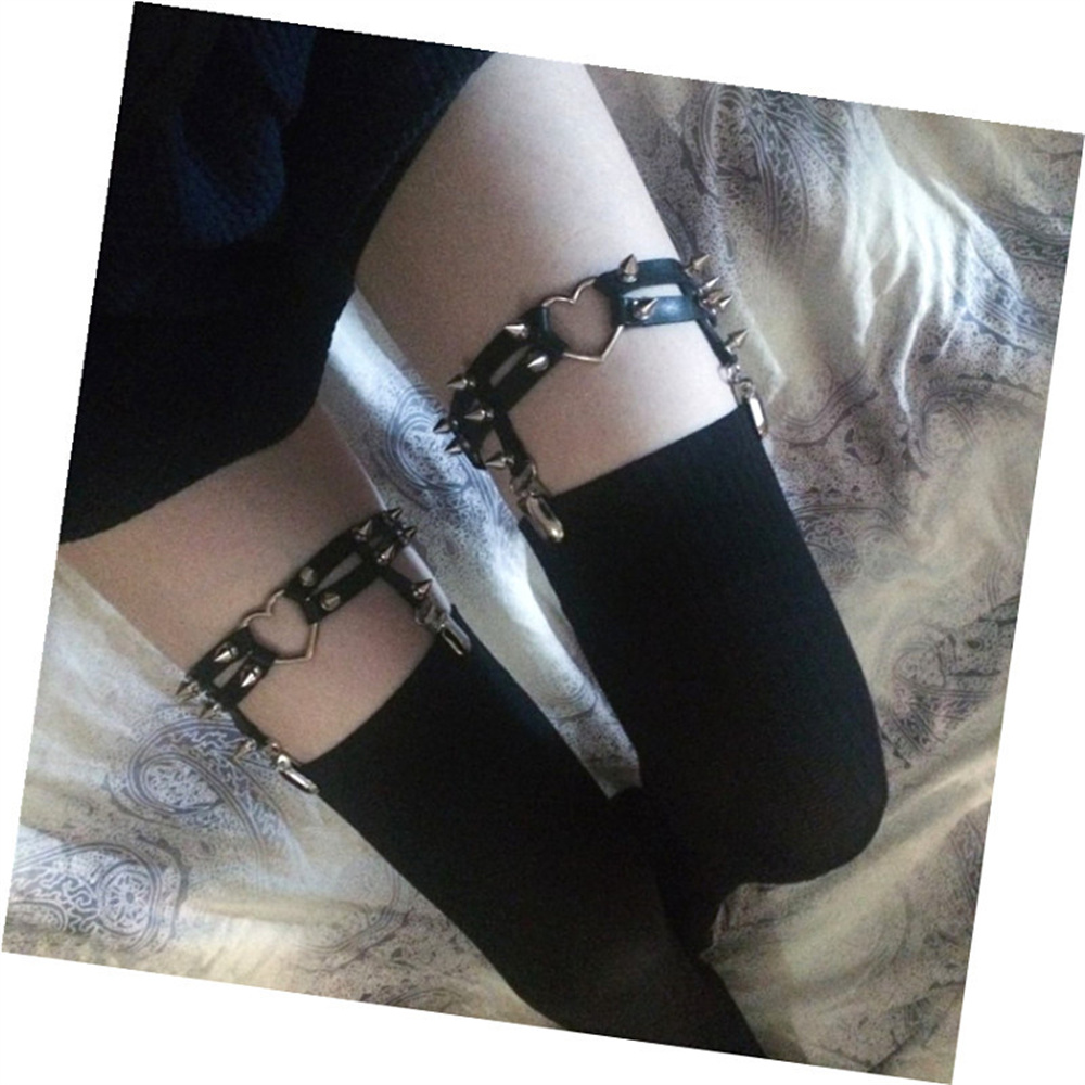 1Pcs Frauen Punk Goth Herz PU  – Body Jewelry Bewertung und Preis